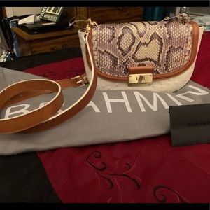 Brahmin/NWOT crossbody leather cream & tan purse.